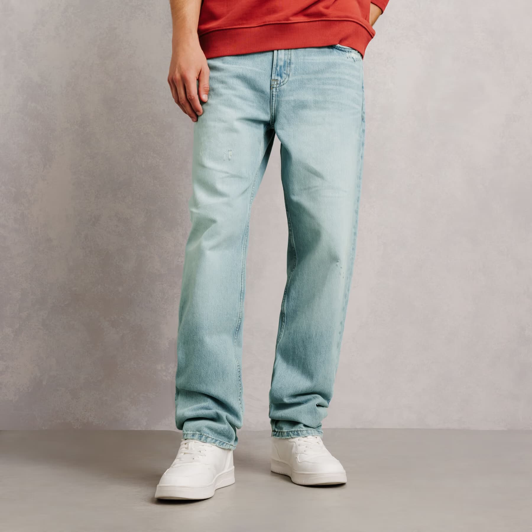 Jean loose délavé avec légères abrasion 100% coton Bleu moyen